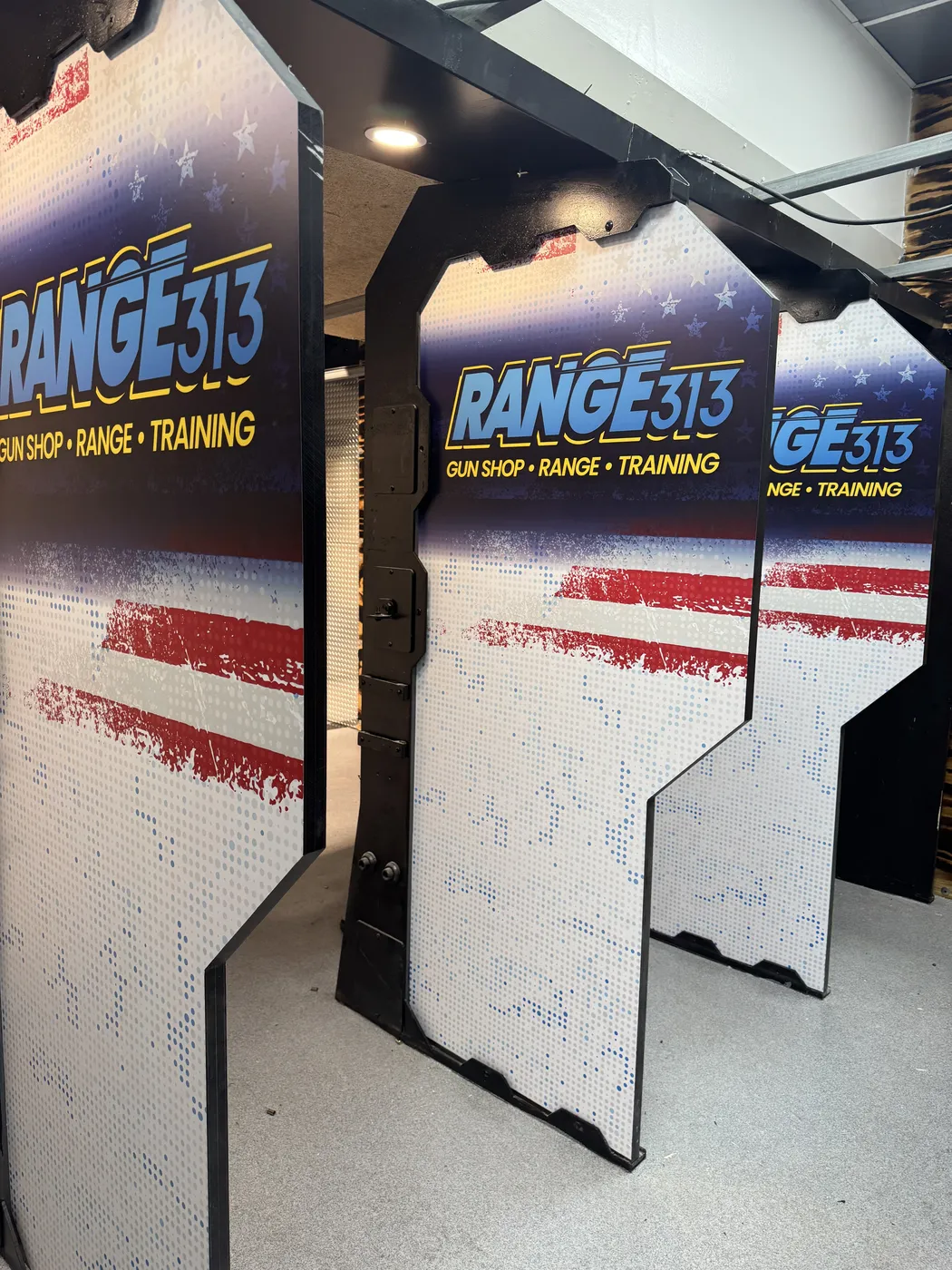 Range 313 – Branded shooting-lane dividers