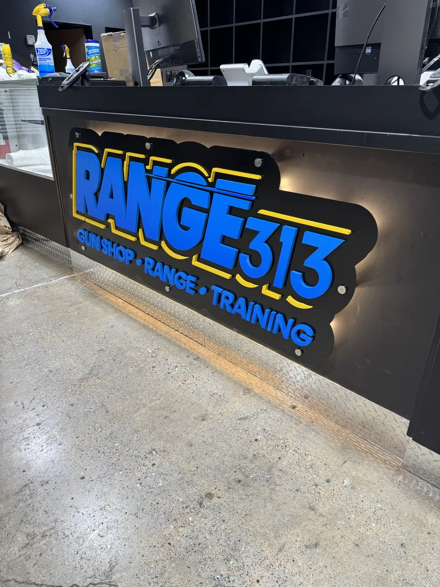 Range 313 lit dimensional sign